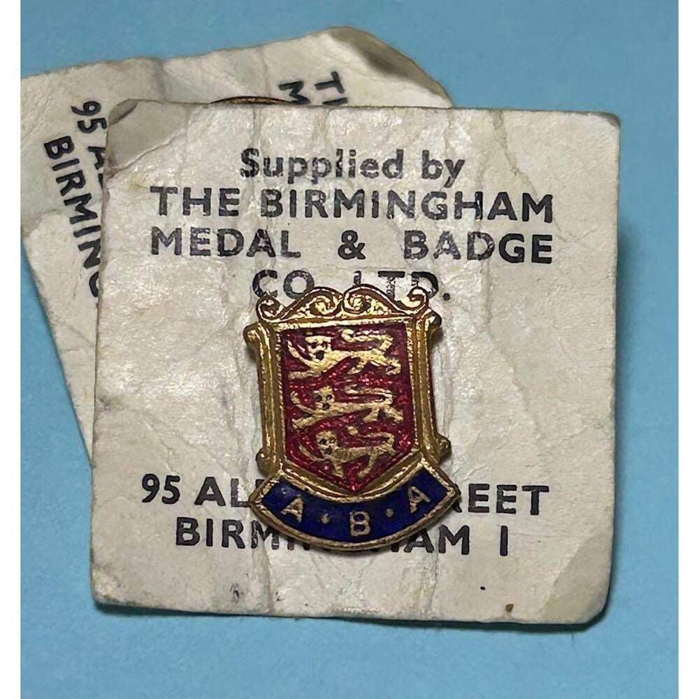 Amateur Boxing Association of England,vintage screw back lapel pin on card